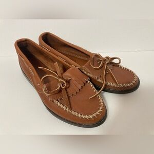 Minnetonka moccasins 8.5 leather